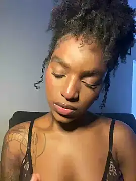 Snapshot of Zizi-campbel chatting on 02.09.25 Zizi-campbel online show from 02.09.25