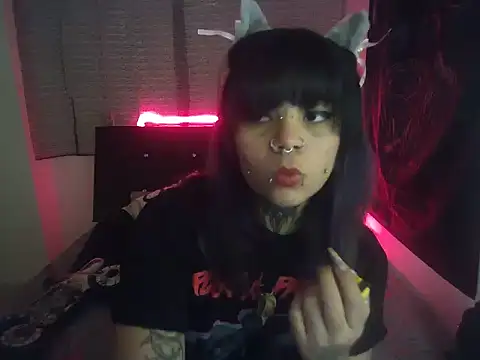 Snapshot of Eta_carinae chatting on 01.12.25 Eta carinae online show from 01.12.25