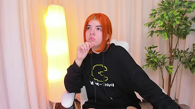 Snapshot of Maddy_bennet chatting on 02.19.25 Maddy bennet online show from 02.19.25