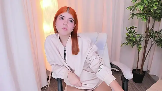 Snapshot of Maddy_bennet chatting on 02.20.25 Maddy bennet online show from 02.20.25