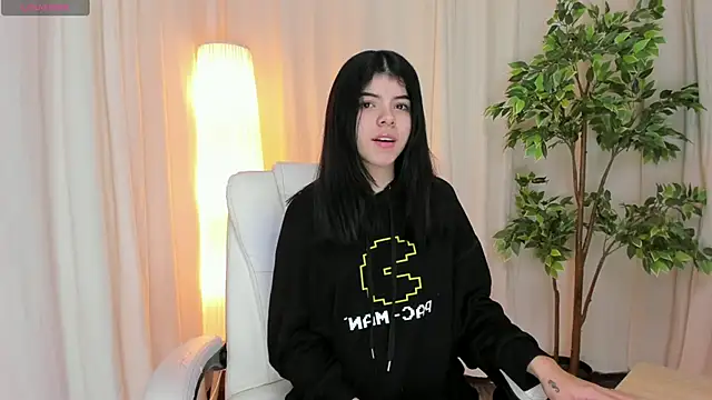 Snapshot of Maddy_bennet chatting on 03.11.25 Maddy bennet online show from 03.11.25