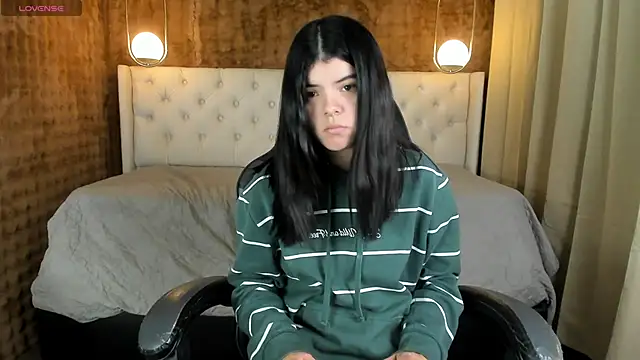 Snapshot of Maddy_bennet chatting on 03.19.25 Maddy bennet online show from 03.19.25