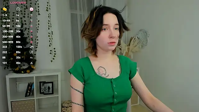 lilithlunna online show from 12.30.24