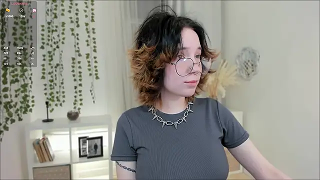 lilithlunna online show from 01.14.25