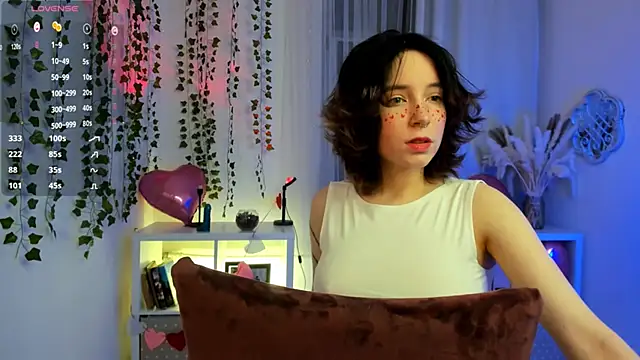 lilithlunna online show from 02.15.25