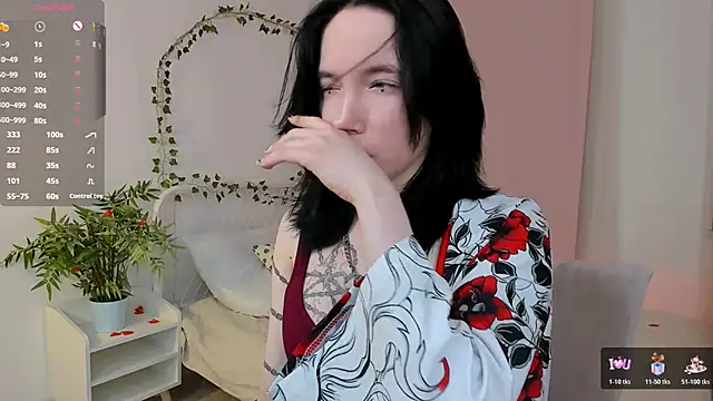 lilithlunna online show from 10.19.25