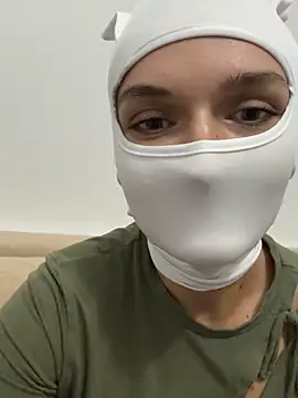 Nikki Hoee online show from 10.24.25