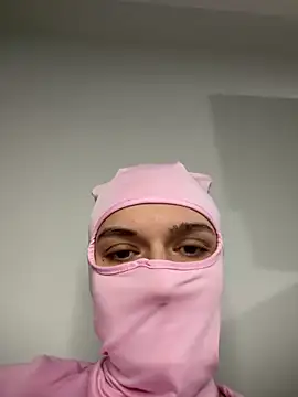 Nikki Hoee online show from 11.25.25