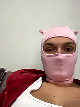 Nikki Hoee online show from 11.29.25