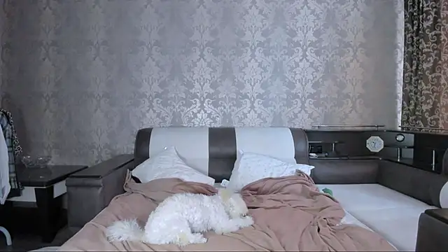 Agnes Allenn online show from 09.22.25