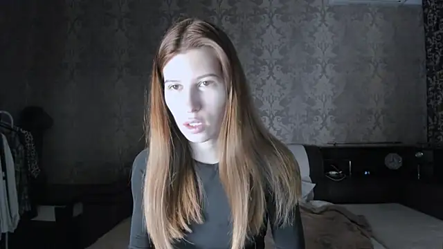 Agnes Allenn online show from 12.22.25