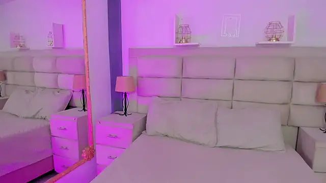 RoseCassie online show from 02.19.25