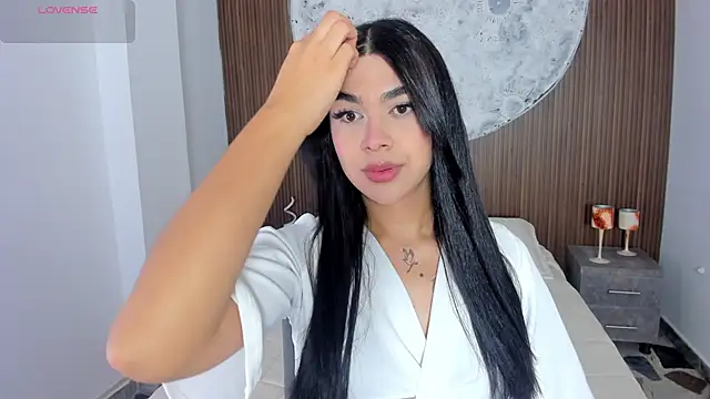 RoseCassie online show from 04.18.26