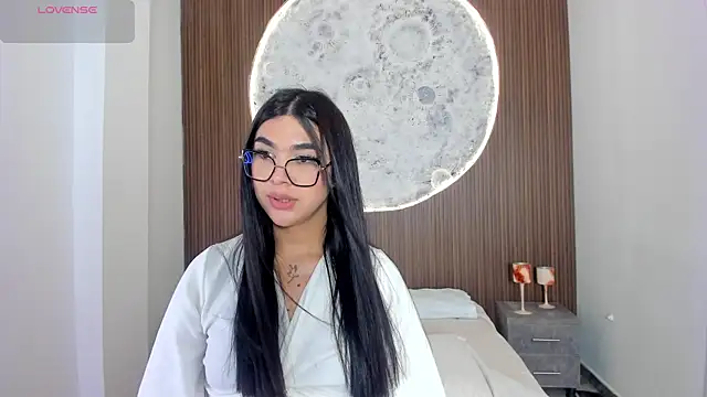 Snapshot of RoseCassie chatting on 04.18.26 RoseCassie online show from 04.18.26