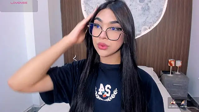 Snapshot of RoseCassie chatting on 04.22.26 RoseCassie online show from 04.22.26