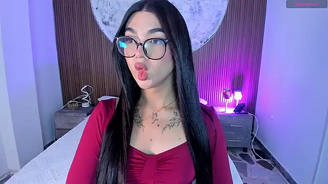 Snapshot of RoseCassie chatting on 05.20.26 RoseCassie online show from 05.20.26