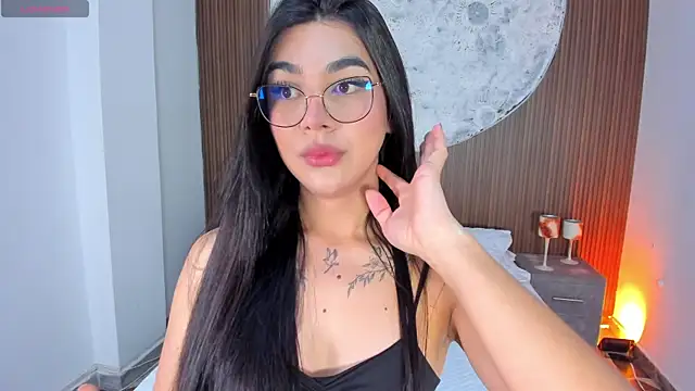 Snapshot of RoseCassie chatting on 05.23.26 RoseCassie online show from 05.23.26