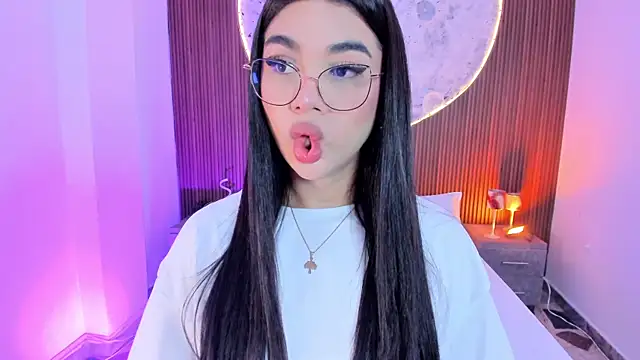 Snapshot of RoseCassie chatting on 05.25.26 RoseCassie online show from 05.25.26