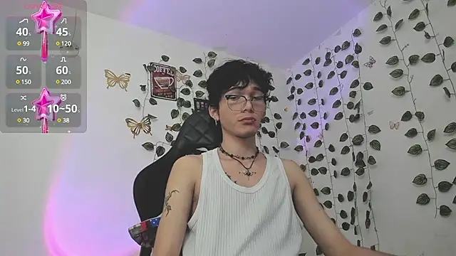 Snapshot of skinny_dann chatting on 02.15.25 skinny dann online show from 02.15.25