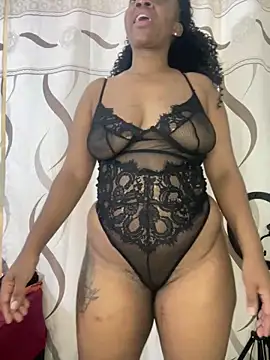 Snapshot of beverlyxxxx chatting on 03.19.25 beverlyxxxx online show from 03.19.25