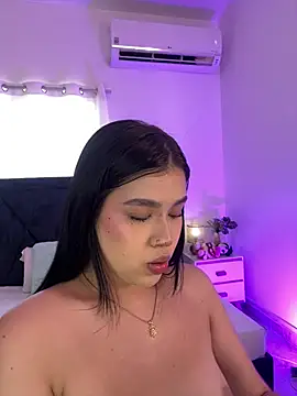 Snapshot of Lily_Woodz chatting on 06.27.26 Lily Woodz online show from 06.27.26