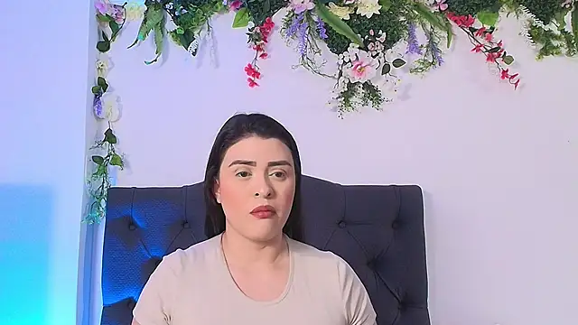 Snapshot of AnikaRomanoff chatting on 03.18.25 AnikaRomanoff online show from 03.18.25
