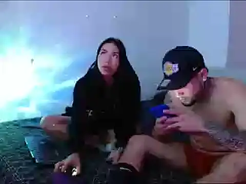 Snapshot of miia-liiam chatting on 02.13.25 miia-liiam online show from 02.13.25