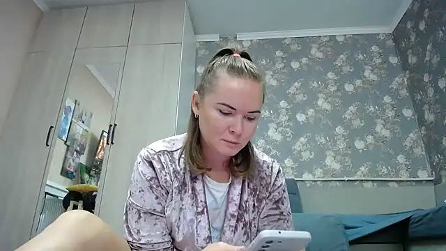 Snapshot of _Miss_Vanilla_ chatting on 09.22.25 Miss Vanilla online show from 09.22.25