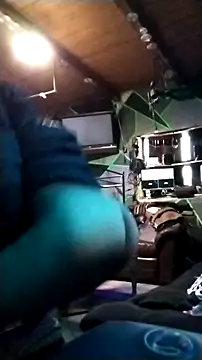 Snapshot of dulcedeseo13 chatting on 12.17.25 dulcedeseo13 online show from 12.17.25