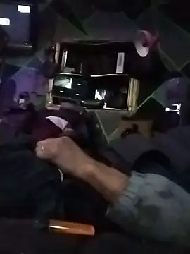 Snapshot of dulcedeseo13 chatting on 12.21.25 dulcedeseo13 online show from 12.21.25