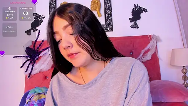 Snapshot of Samantha_Good chatting on 10.17.25 Samantha Good online show from 10.17.25