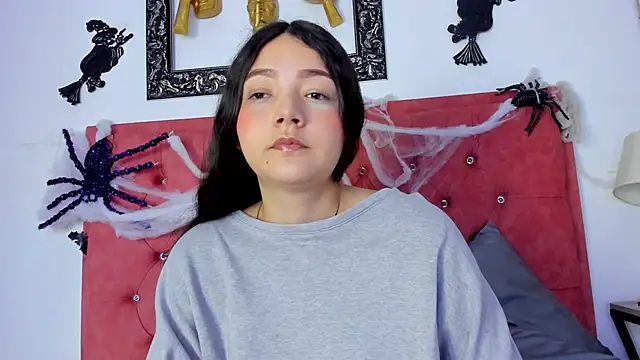 Snapshot of Samantha_Good chatting on 10.20.25 Samantha Good online show from 10.20.25