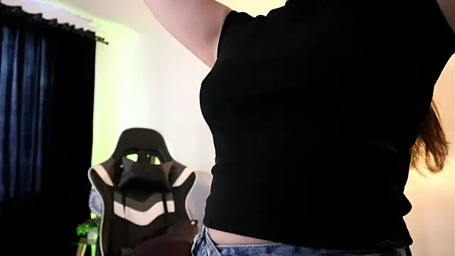 Daisha Riley online show from 09.17.25