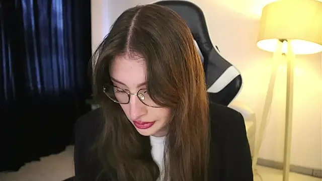 Daisha Riley online show from 11.12.25