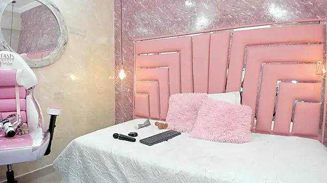 SEXY HOTTIE   online show from 01.26.25