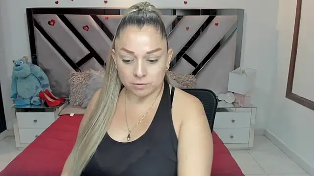 Snapshot of natalia5560 chatting on 10.20.25 natalia5560 online show from 10.20.25