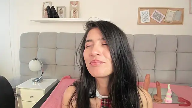 Chlooe Zoe online show from 04.15.26