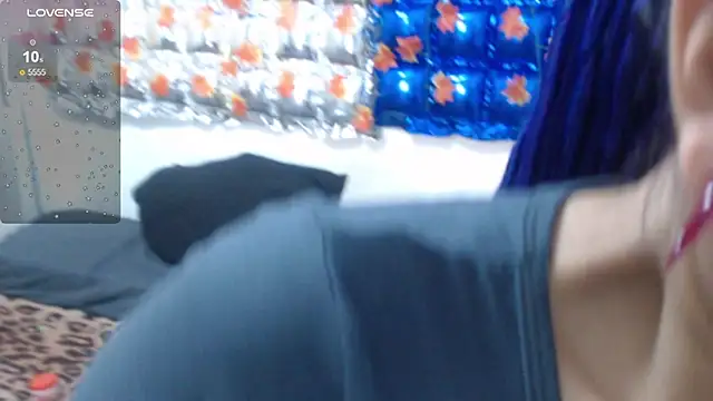 Snapshot of thaly_funn chatting on 02.18.25 thaly funn online show from 02.18.25