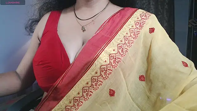 Snapshot of hot_menka chatting on 05.26.26 hot menka online show from 05.26.26