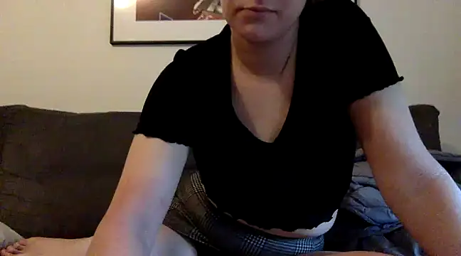 Snapshot of LolaGuess chatting on 01.14.25 LolaGuess online show from 01.14.25