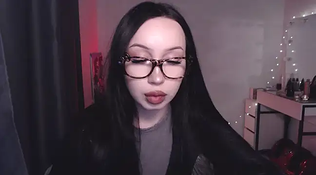 Snapshot of MoranaMissGod chatting on 12.27.24 MoranaMissGod online show from 12.27.24