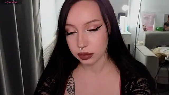 Snapshot of MoranaMissGod chatting on 10.15.25 MoranaMissGod online show from 10.15.25