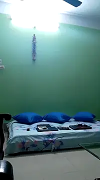 Snapshot of GildanK18 chatting on 02.20.25 GildanK18 online show from 02.20.25