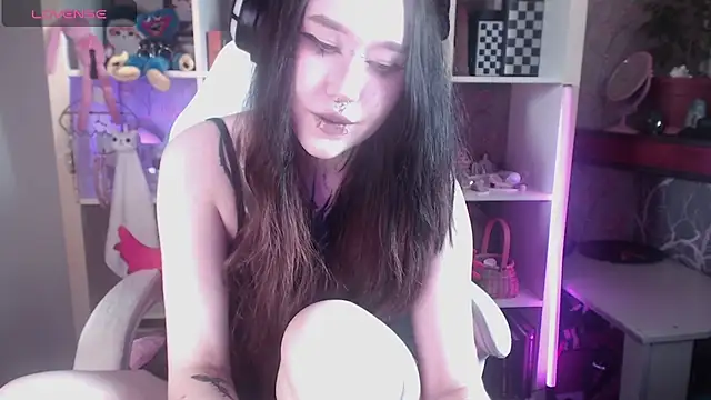 Snapshot of chloe_crystall_killer chatting on 06.30.26 chloe crystall killer online show from 06.30.26