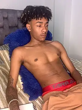 Snapshot of Boy_cock18 chatting on 03.18.25 Boy cock18 online show from 03.18.25