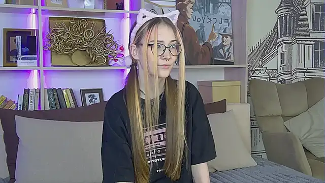 SashaMeow online show from 04.21.26