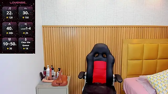 LOLAMAXI online show from 11.04.25