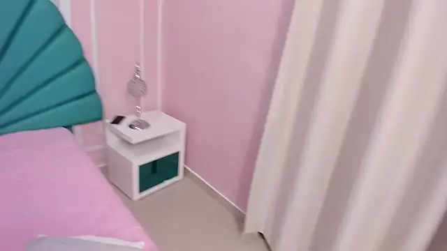 Snapshot of Daphne_Fox_ chatting on 01.19.25 Daphne Fox online show from 01.19.25