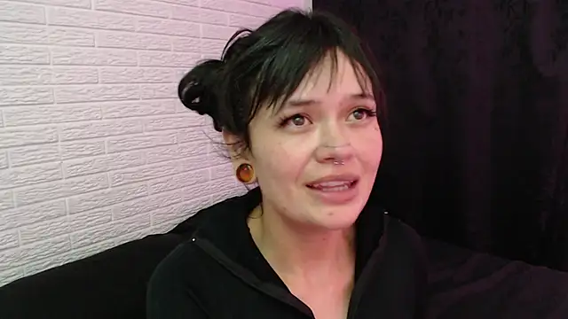 Snapshot of rousstattoo chatting on 01.07.25 rousstattoo online show from 01.07.25