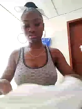 nikkystorm1  online show from 01.27.25